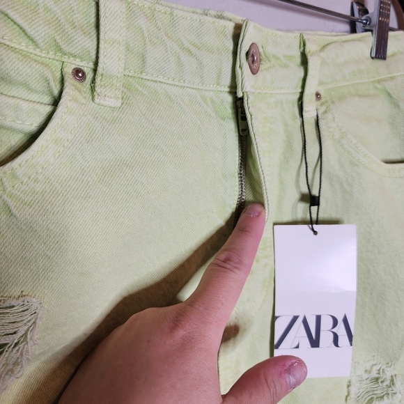 NWT Zara Lime Green Denim Distressed Cutoff Shorts women's size 6 - Picture 12 of 13